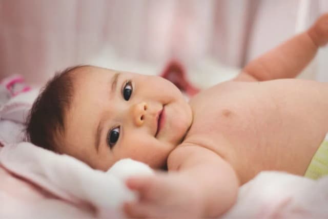 Kiedy do fizjoterapeuty z niemowlakiem? Kluczowe informacje dla rodziców